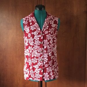 Croft & Barrow Crimson & White Flower Sleeveless